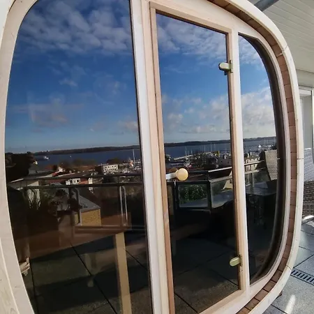 Penthouse Hafenglueck - Atemberaubender Blick Ueber Kieler Foerde 아파트 라보에